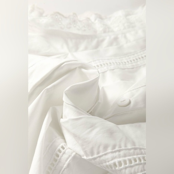 White Eyelet Lace Sleeveless Top - Picture 6 of 13